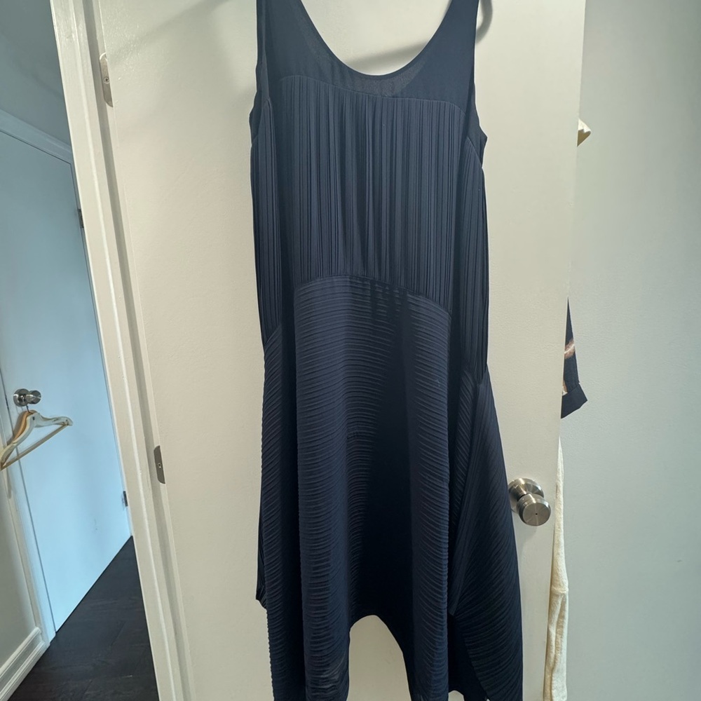Elegant flattering dress for all occasions